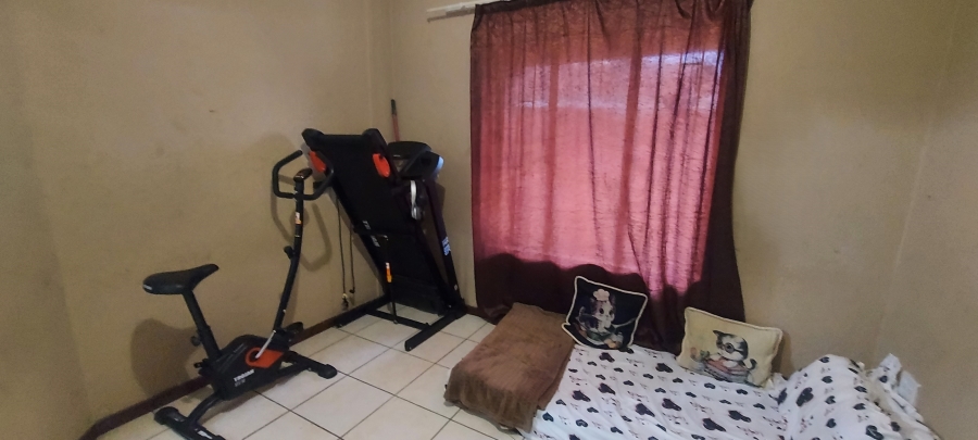 2 Bedroom Property for Sale in Oos Einde North West